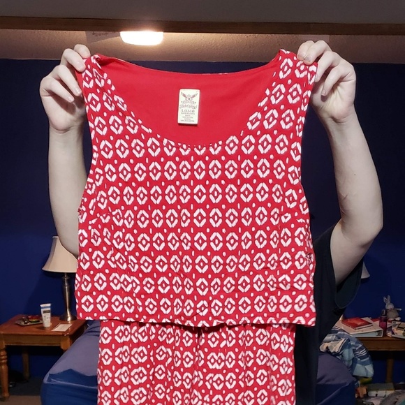 Woman's clothing - Picture 2 of 4